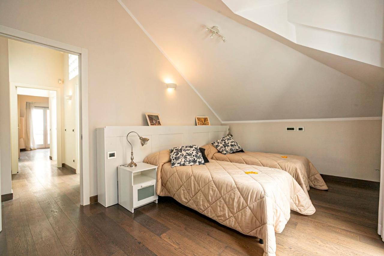 Real Italian Estate - Penthouse Apartment Genoa Luaran gambar