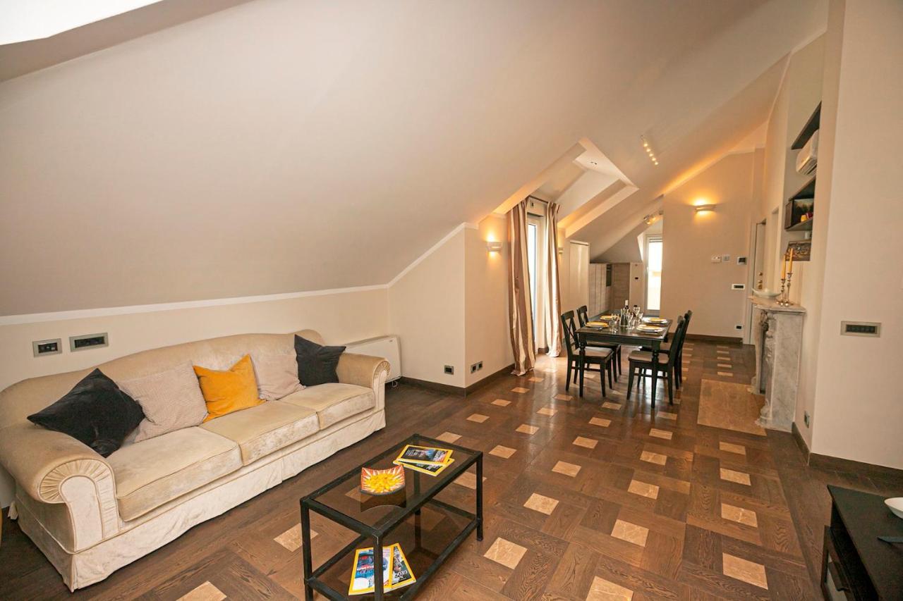Real Italian Estate - Penthouse Apartment Genoa Luaran gambar