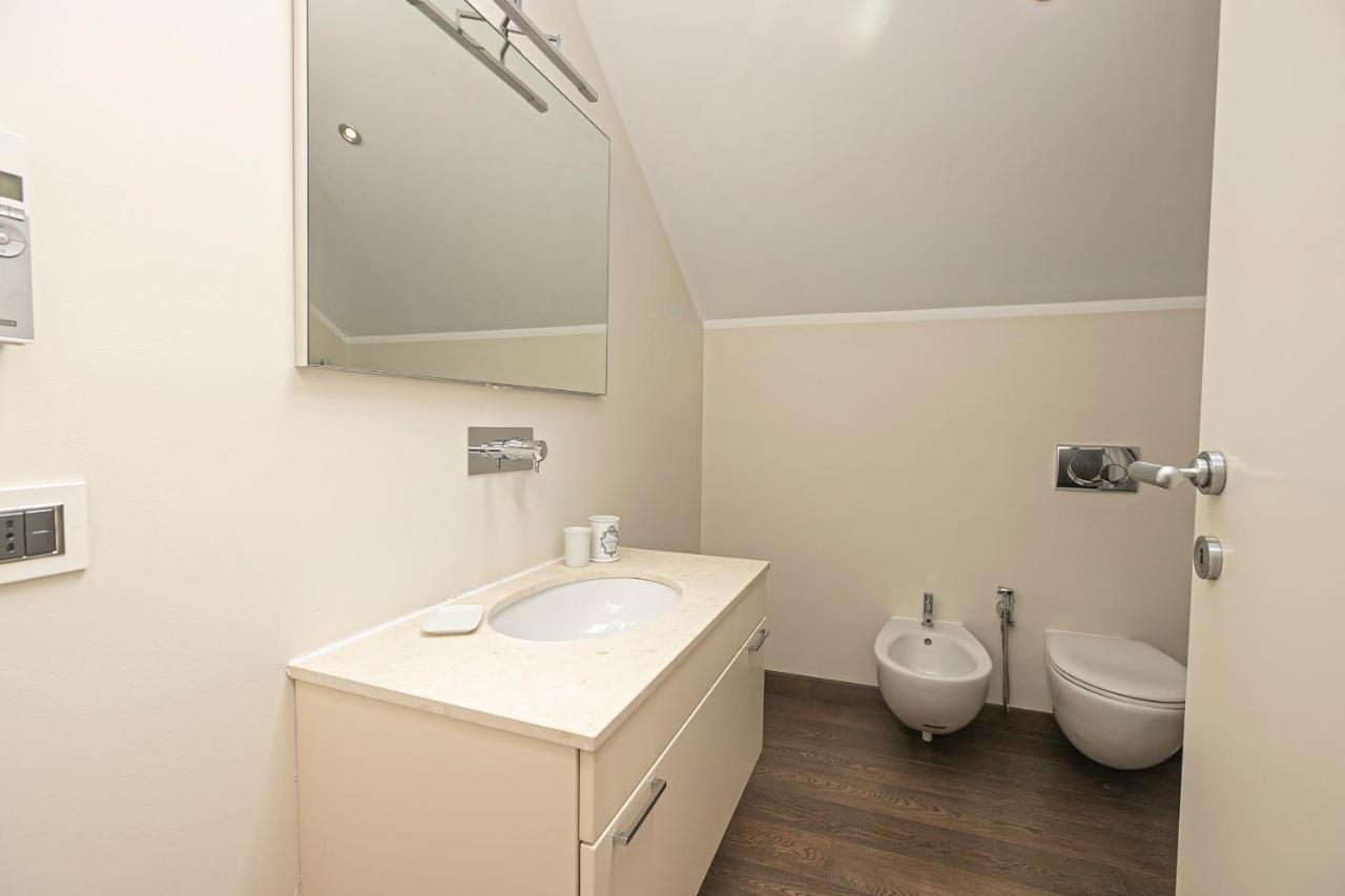 Real Italian Estate - Penthouse Apartment Genoa Luaran gambar