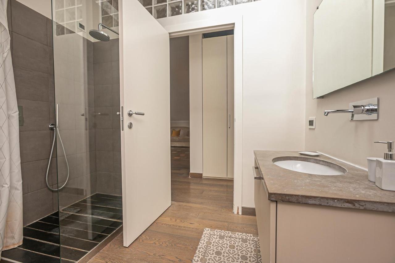 Real Italian Estate - Penthouse Apartment Genoa Luaran gambar